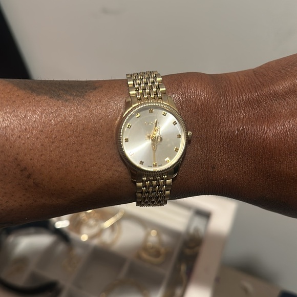 Ladies' Gucci G-Timeless with Bee Slim Silver Dial Gold-Tone Watch, 29mm - Picture 13 of 14